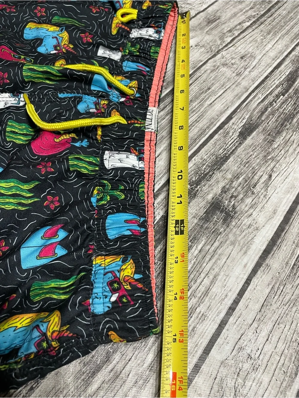 Men’s Medium Spicy Tuna Fun Unicorn Party Print Maximalist Swim Trunks Shorts